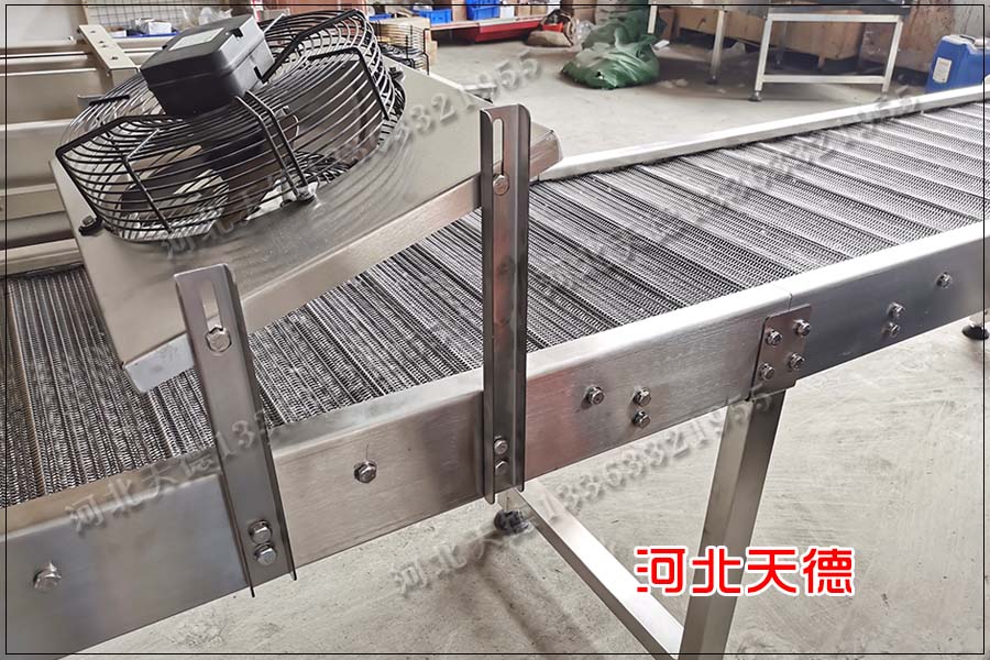 網(wǎng)帶輸送機(jī)