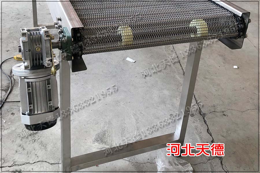 網(wǎng)帶輸送機